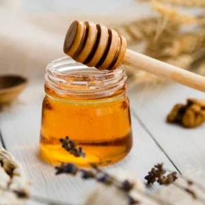 close-up-natural-honey-dipper